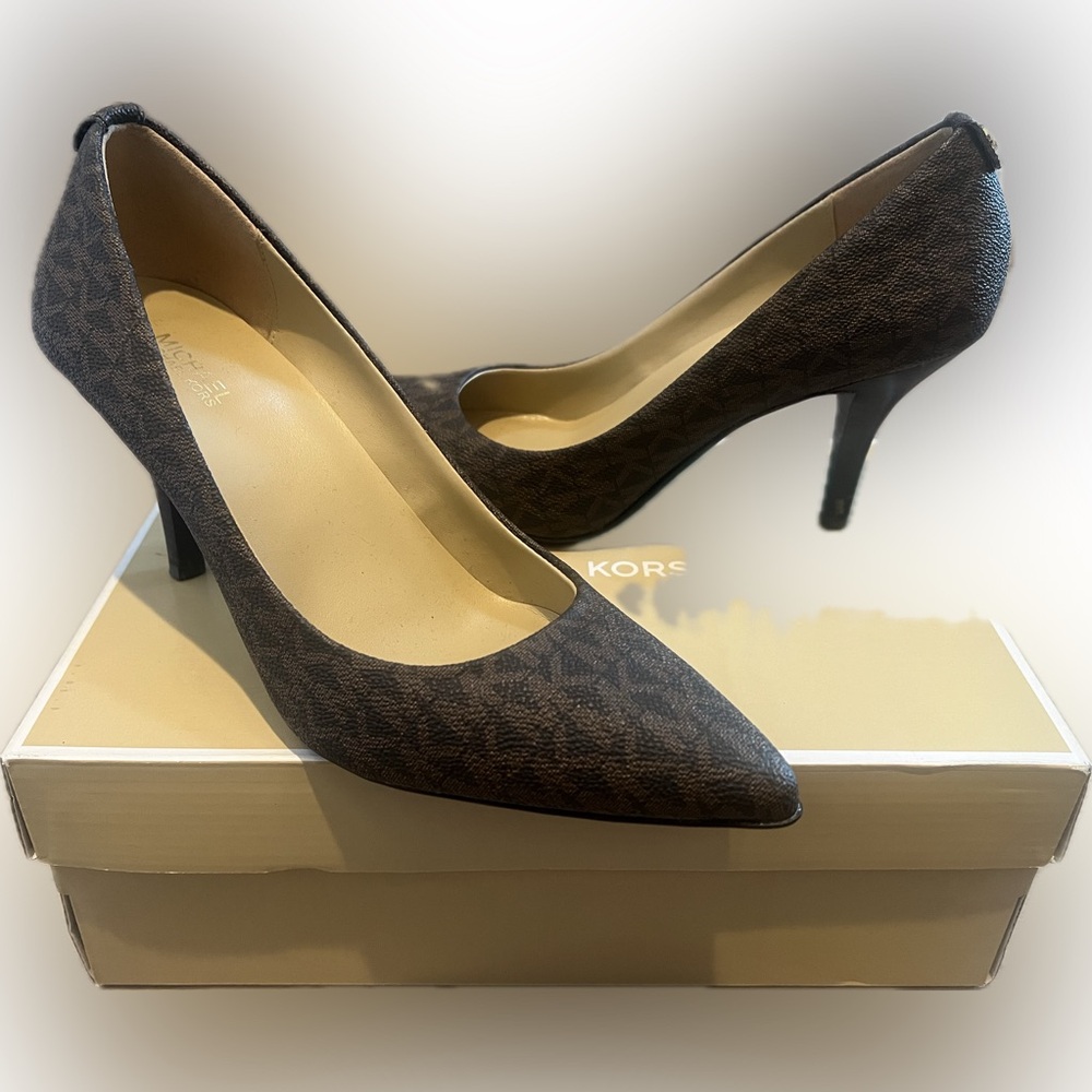 Michael Kors Dark Brown Heels size 8